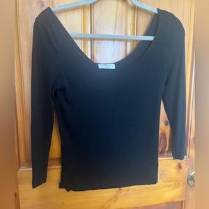 Aritzia Babaton scoop neck black shirt